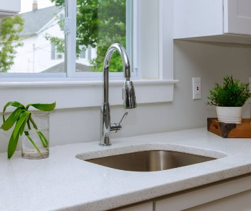 Pull-Down Faucets Vs. Pull-Out Faucets: Choosing the Best Kitchen Faucets